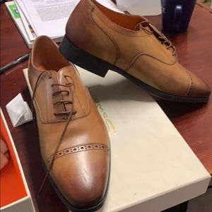 Men’s Shoes 9.5 us brand new